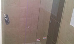 division-de-baño-en-aluminio division-de-baño-en-aluminio